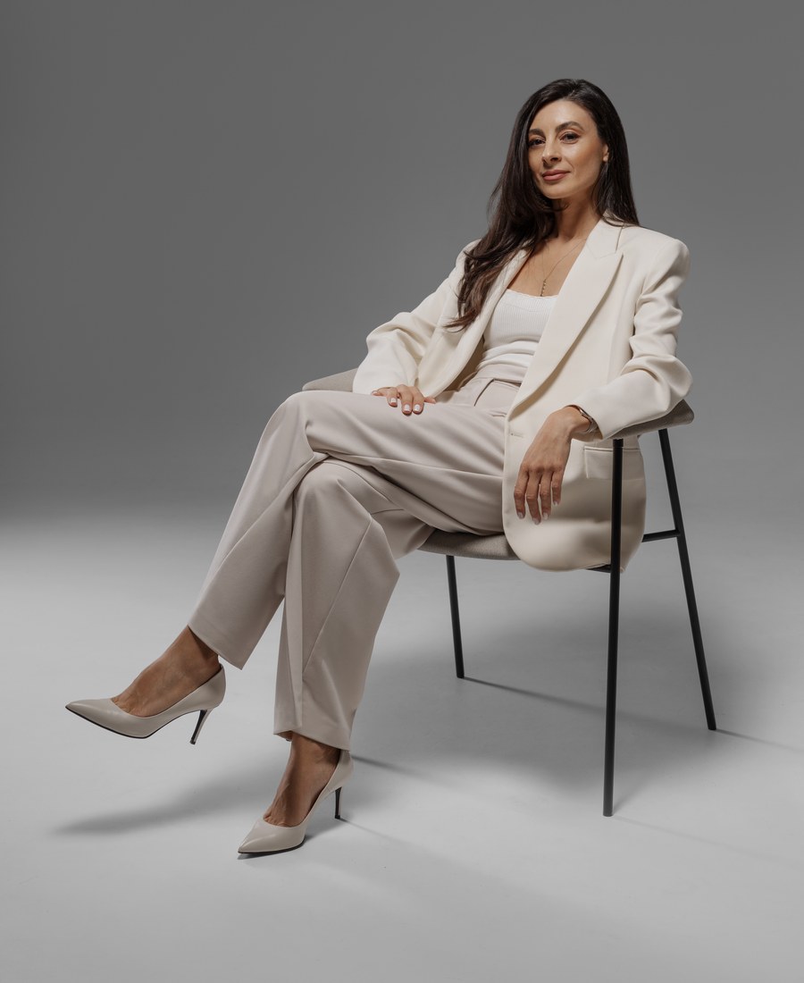 Alina Patrascoiu portrait